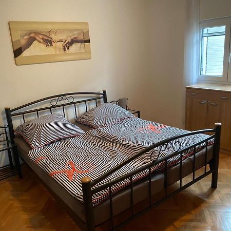 Apartmani Area Doma Трогир Экстерьер фото