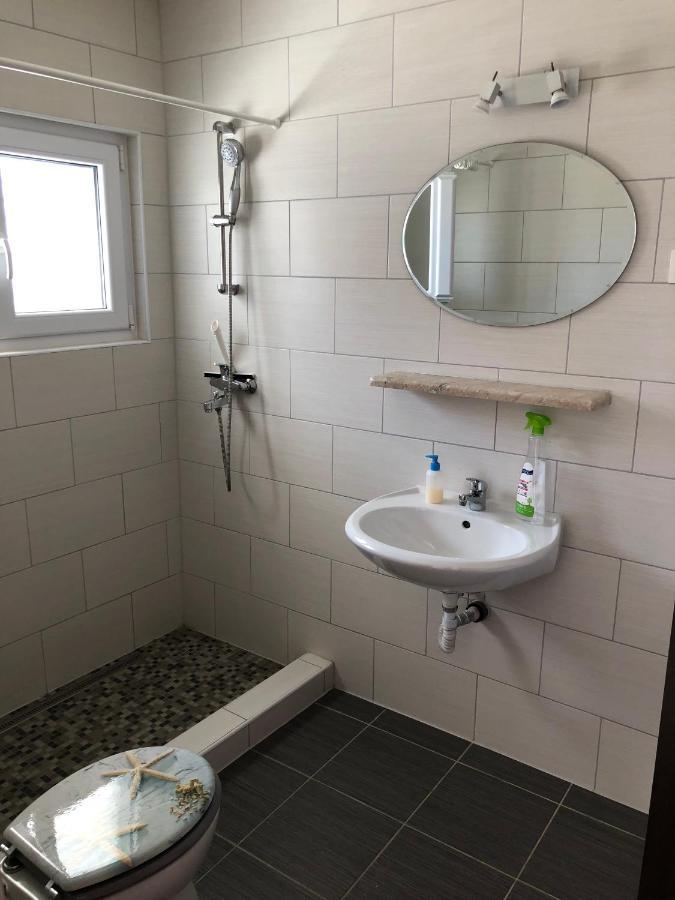 Apartmani Area Doma Трогир Экстерьер фото