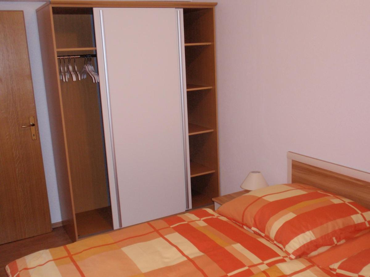 Apartmani Area Doma Трогир Экстерьер фото
