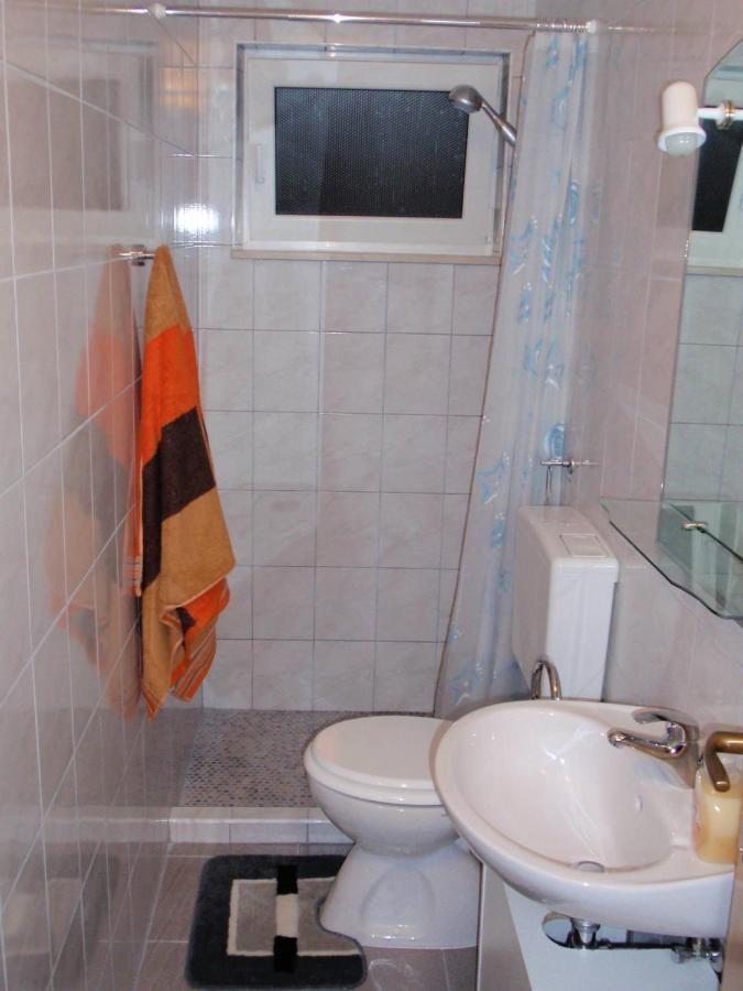 Apartmani Area Doma Трогир Экстерьер фото